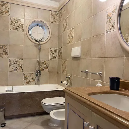 Casa Ribot: Centro E Mare A Portata Di Mano Alassio