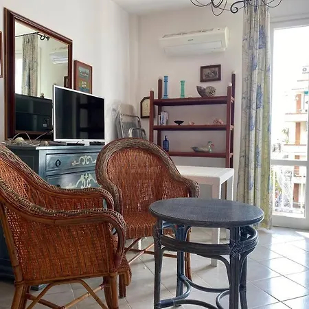 Casa Ribot: Centro E Mare A Portata Di Mano * Alassio