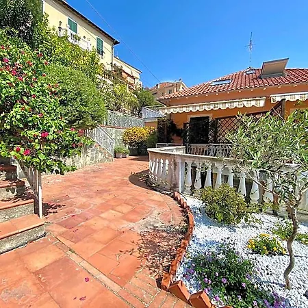 Casa Ribot: Centro E Mare A Portata Di Mano Lejlighed Alassio