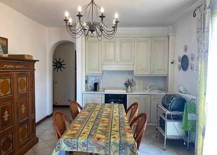 Casa Ribot: Centro E Mare A Portata Di Mano Alassio