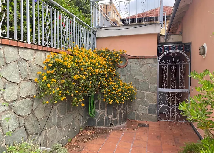 Apartment Casa Ribot: Centro E Mare A Portata Di Mano Alassio